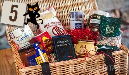 It's day 5 of our #Advent… featuring our giftworthy & delicious gourmet hamper… the perfect introduction to artisanal Spanish delights!  https://elgato.bgn.dev/image-item/gourmet-hamper-media/